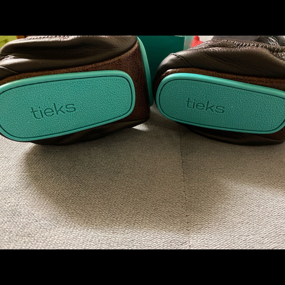 Tieks Matte Black Flats Size 7 Nwt - image 2